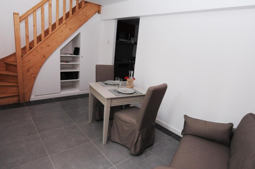 Les Communs Du Manoir Apartment Ecully Ngoại thất bức ảnh