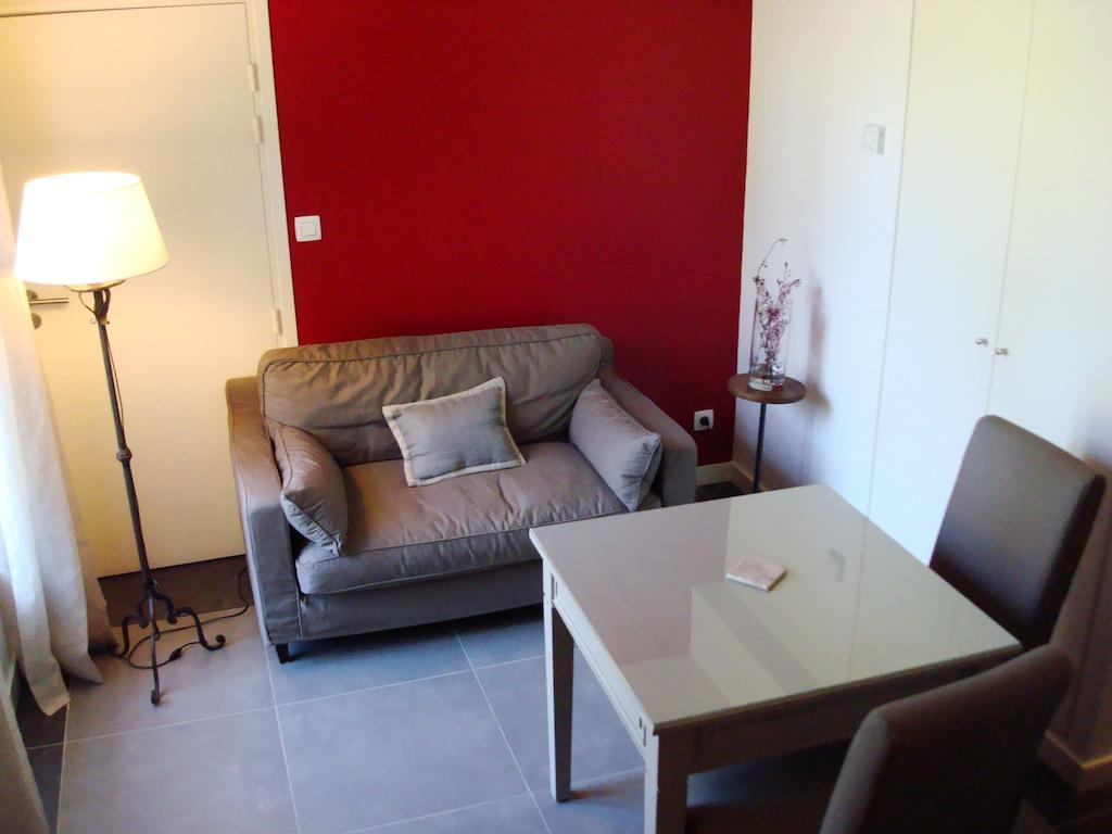 Les Communs Du Manoir Apartment Ecully Ngoại thất bức ảnh